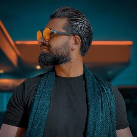 دانلود آهنگ دور تو هر شب شلوغه دور من خلوت