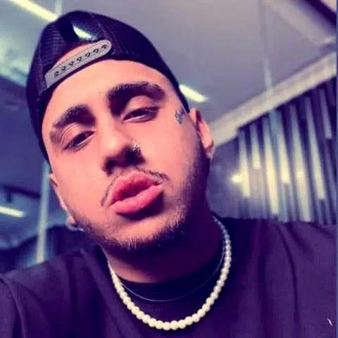 دانلود آهنگ دلش خونه غریبه ها شده