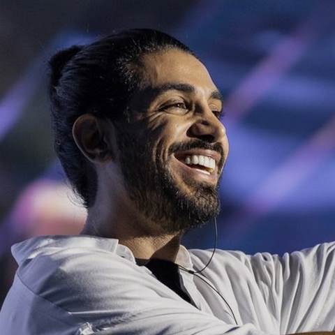 دانلود آهنگ من دلی را میشکستم که پناهم میشد