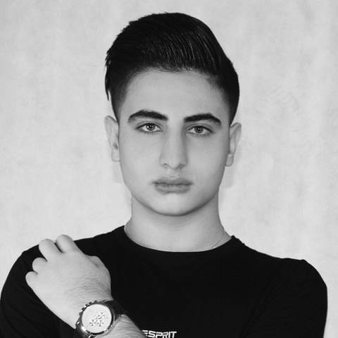 دانلود آهنگ همه میگن سنگی سنگ من میگم رومی روم