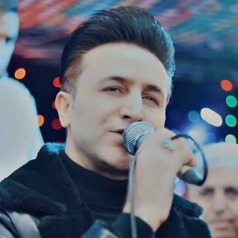 دانلود آهنگ امشب با دلی تنگ اسمت رو مینویسم