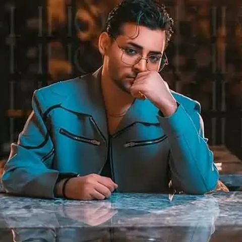 دانلود آهنگ میخوام یه اعترافی کنم